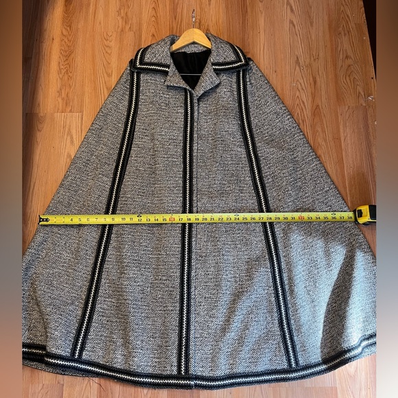 Vintage Bass New York Wool Cape - Picture 16 of 17